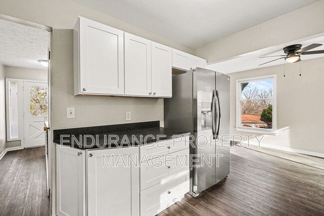 Building Photo - 334 Hyde Park Dr