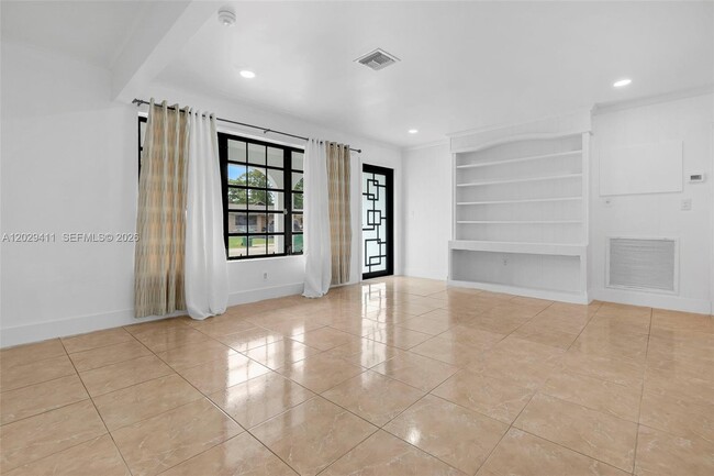 Building Photo - 6101 SW 24th St