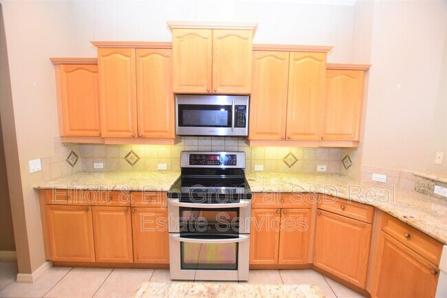 Building Photo - 2218 Longleaf Cir