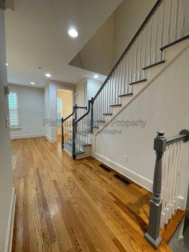 Building Photo - 1875 Adagio Dr