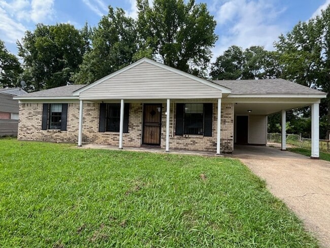 Primary Photo - Renovated 3 Bedroom 1 Bath Home for Rent!!