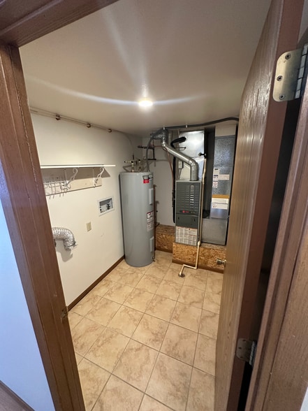 Laundry/Mechanical Room - 726 Wellington St