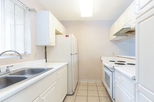 Building Photo - 92-1151 Palahia St B104