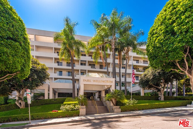 Building Photo - 1131 Alta Loma Rd