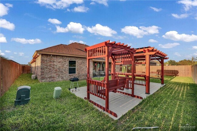 Building Photo - 3801 Yellowhammer Ave