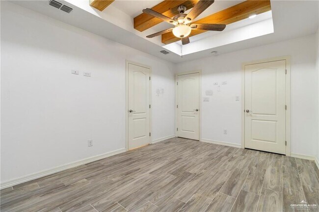 Building Photo - 13 Jesus Flores Rd