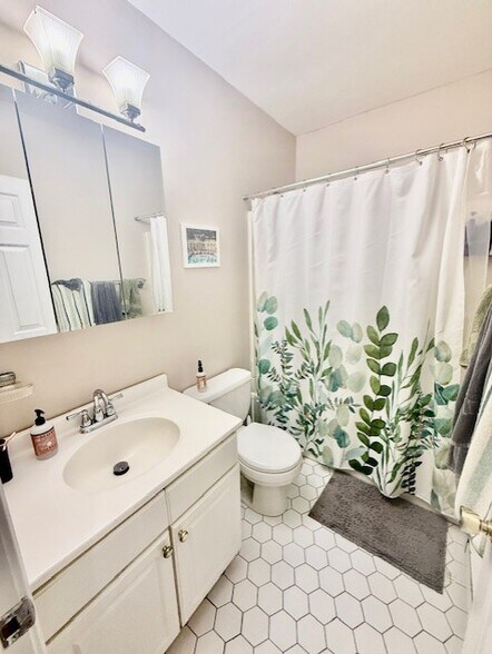 Building Photo - 97 Prince St