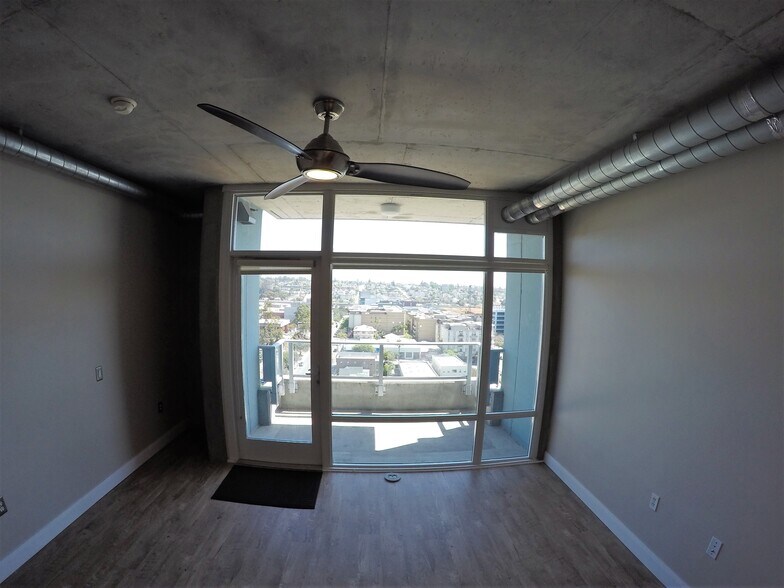 Building Photo - 1080 Park Blvd Unit 1308