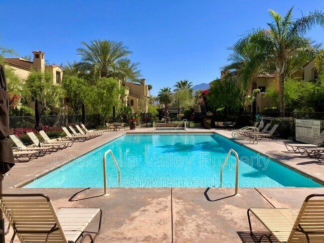 Building Photo - 233 Villorrio Dr E