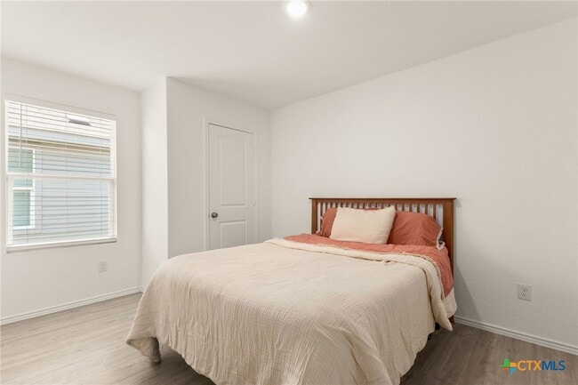 Building Photo - 9129 Navarro Vis