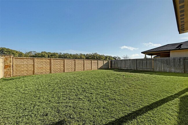 Building Photo - 216 Iron Rail Rd