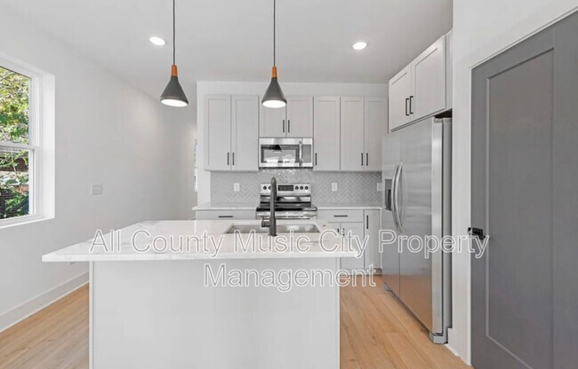 Building Photo - 204B Alta Loma Rd