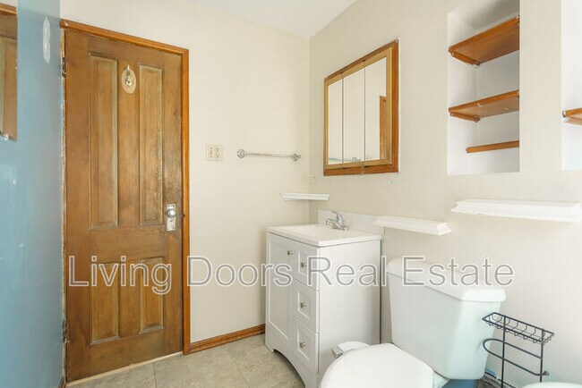 Building Photo - 1025 N 8th St