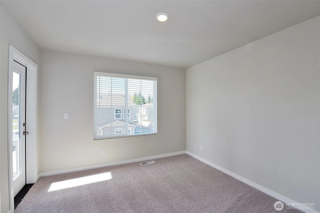 Building Photo - Spacious 4-Bedroom, 3-Bath Home in Tacoma