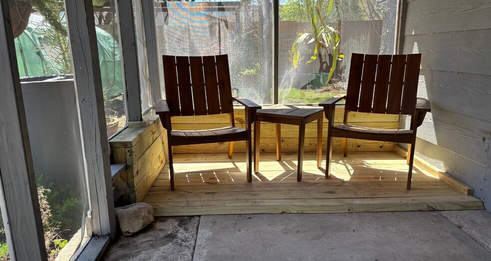 Building Photo - 124 Halliday Ave