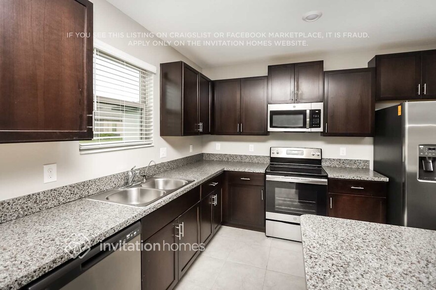 Building Photo - 1416 Flower Dust Dr