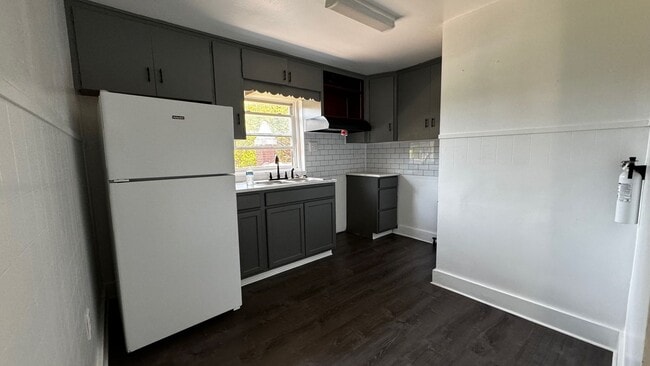 Primary Photo - 2 Bedroom 1 Bathroom in Lebanon with Large...