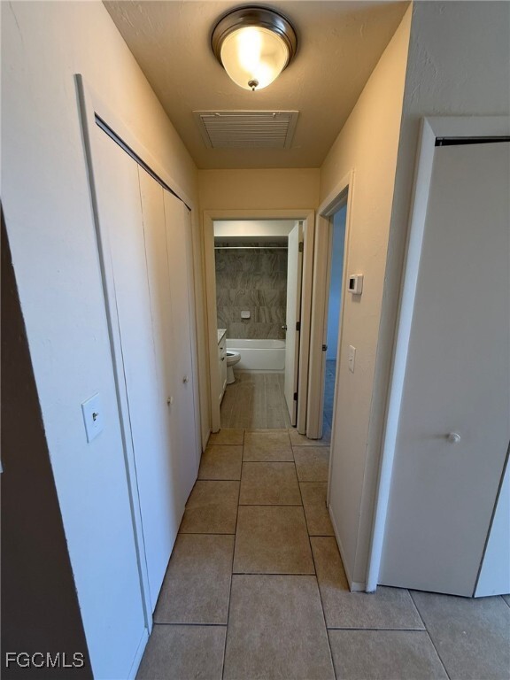 Building Photo - 922 Cape Coral Pkwy W