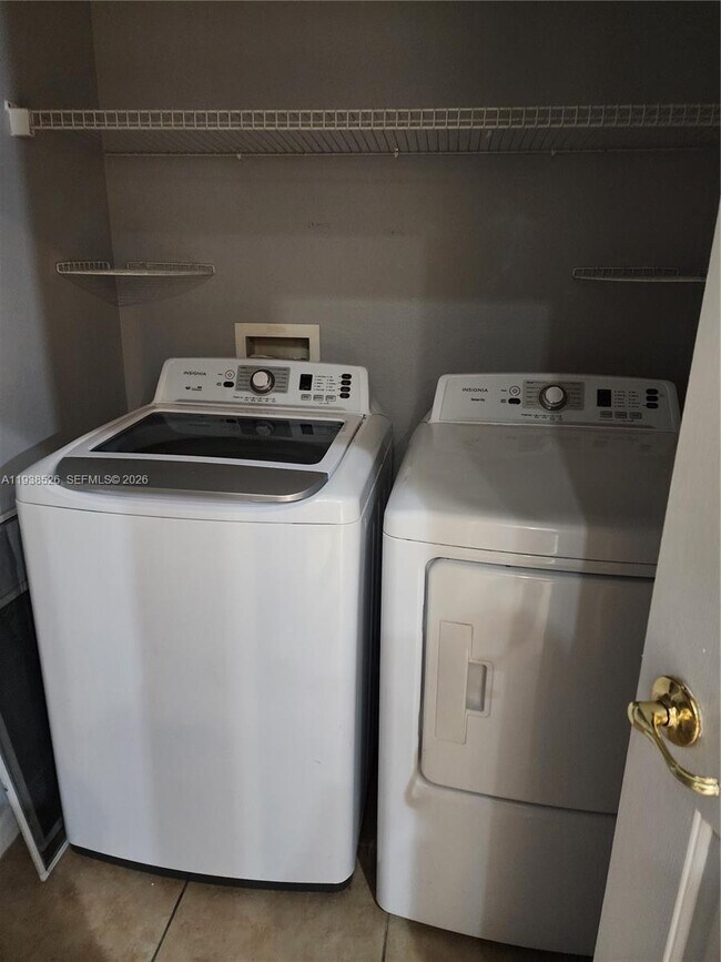 Building Photo - 4245 Settlers Ct