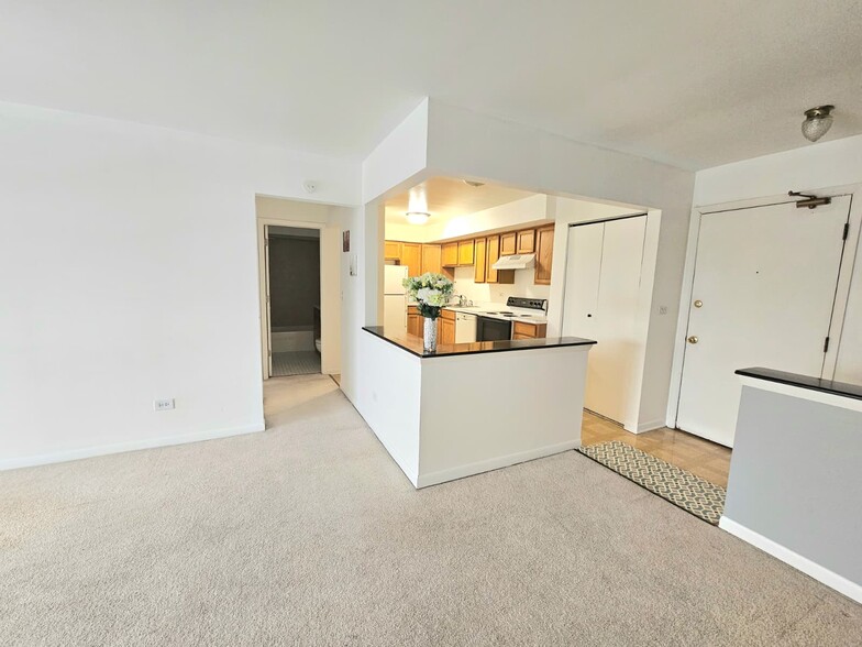 Building Photo - 2226 S Goebbert Rd