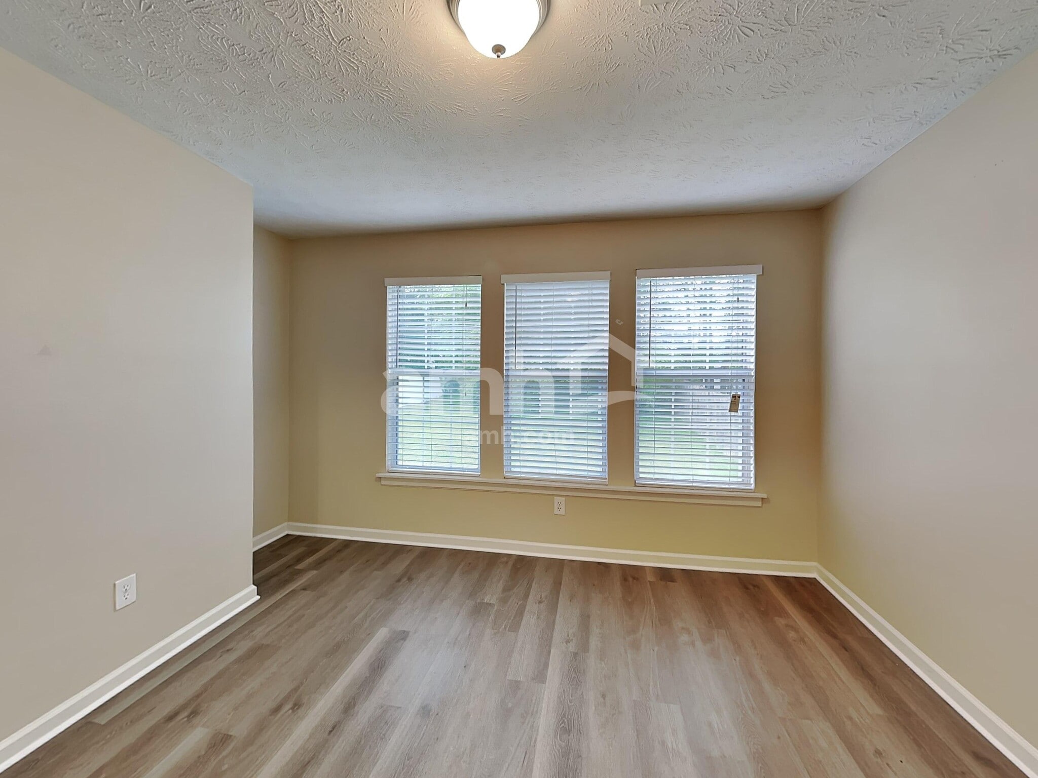 Building Photo - 5410 Lakebrooke Run