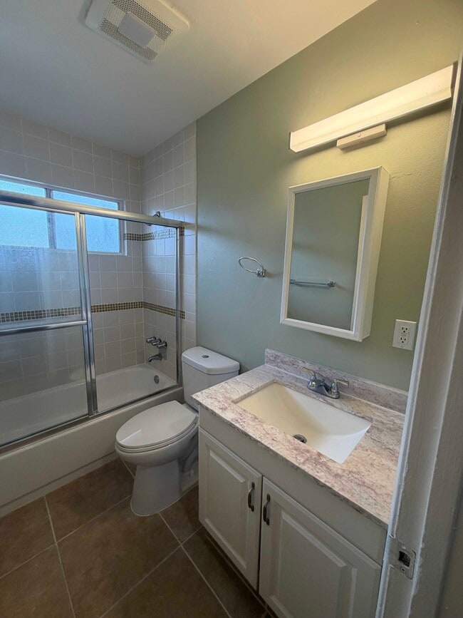 Building Photo - 2124 90th Ave