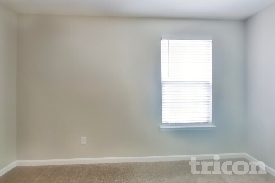 Building Photo - 2920 Cherry Point Ln
