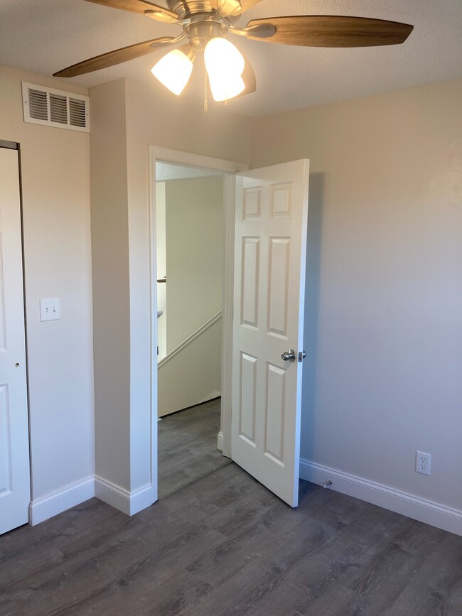 Building Photo - 6 Ram Ct