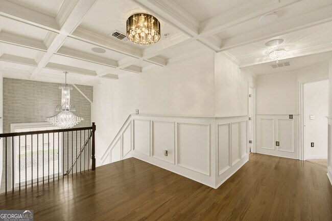 Building Photo - 1165 Laurel Pl