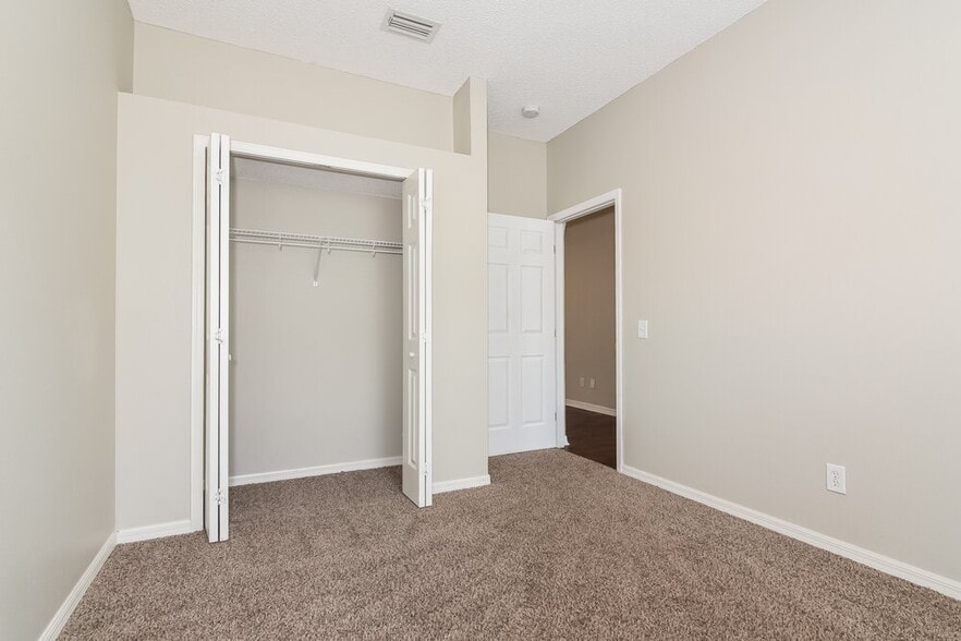 Building Photo - 18217 Brookpark Dr