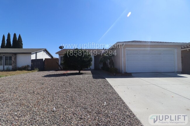 Building Photo - 4 Bedroom 2 Bath Home in the Heart of Mira Mesa.