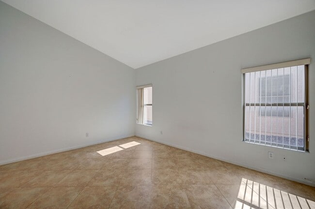 Building Photo - 121 Chatara Way