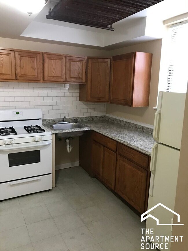 Building Photo - 7722 N Marshfield Ave