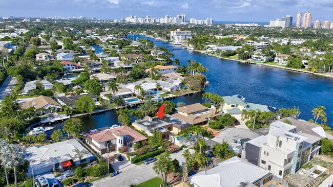 Building Photo - 2213 NE 16th St