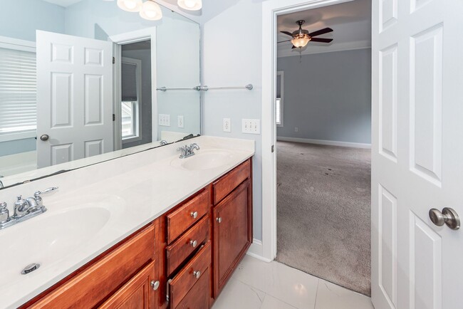 Building Photo - 4 Bedroom, 2.5 Bathroom Home in Reminisce ...