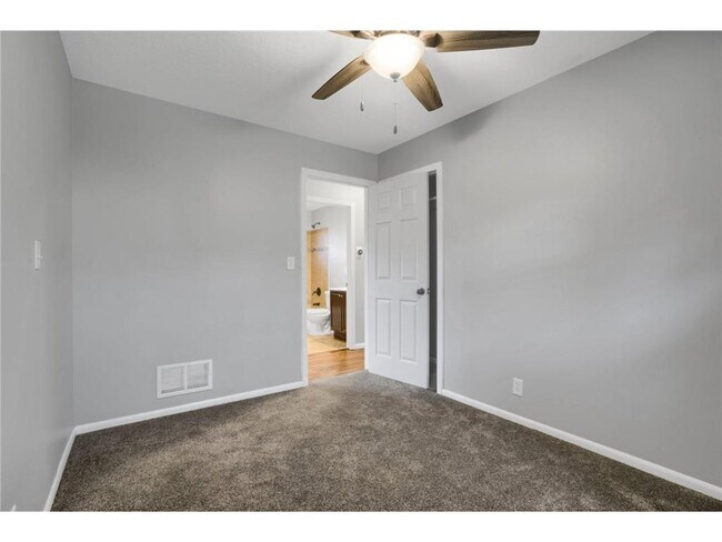 Building Photo - 2586 Martin Way