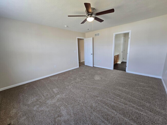 Building Photo - 140 Saddlebred Cir