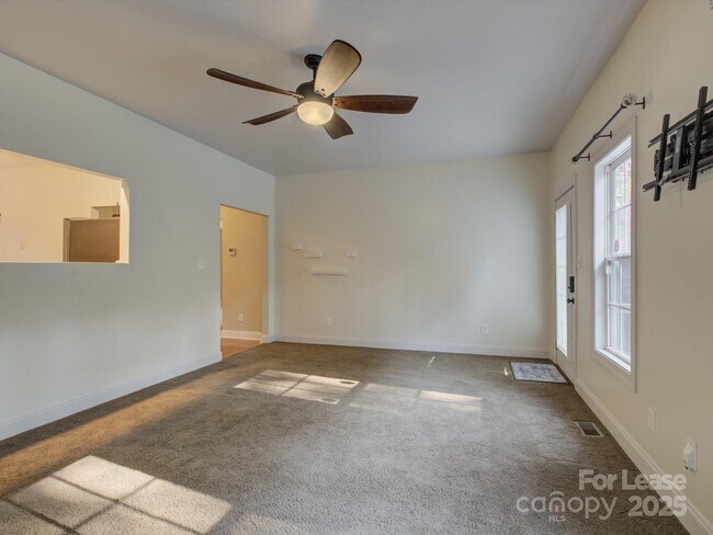 Building Photo - 4405 Sugar Cane Ct