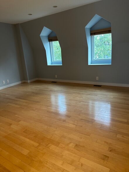 Bedroom 3 partial view - 1207 Lamont St NW