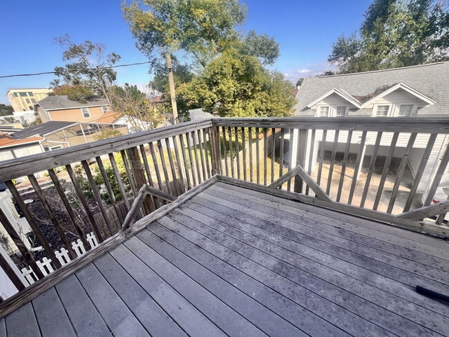 Building Photo - 617 N Hyer Ave