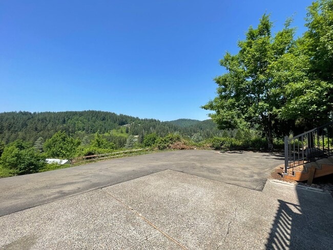 Building Photo - 27 Acres of Private Valley Remodeled Home In Damascus 3Bd/3Ba with Basement!!! Beautiful Deck wit...