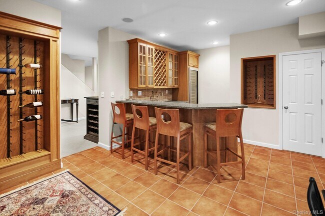 Building Photo - 105 Hardscrabble Lake Dr