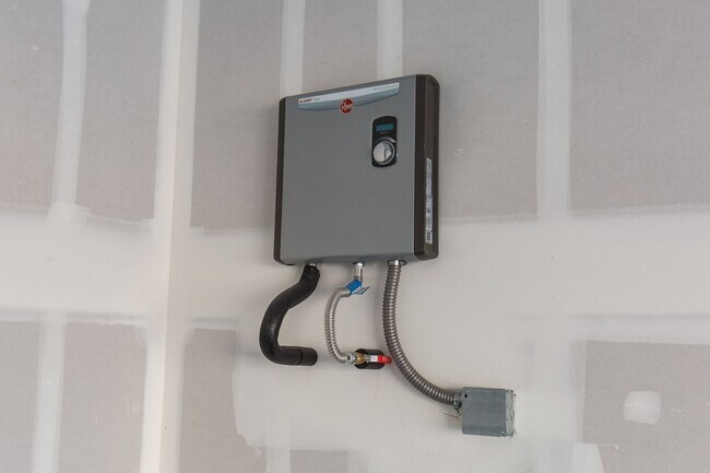 Building Photo - Stunning New-Build Townhouse in Growing 89139 Neighborhood