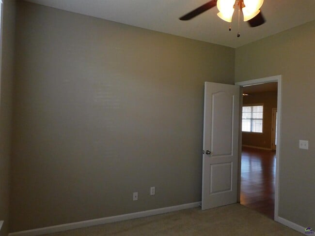 Building Photo - 1307 Loudon Hill Dr