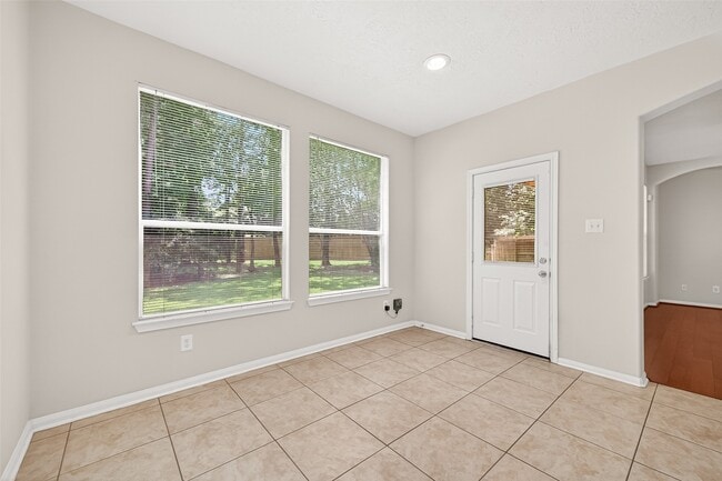Building Photo - 11 Nestlewood Pl