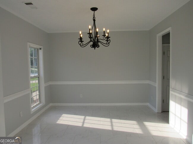 Building Photo - 305 Sunderland Cir