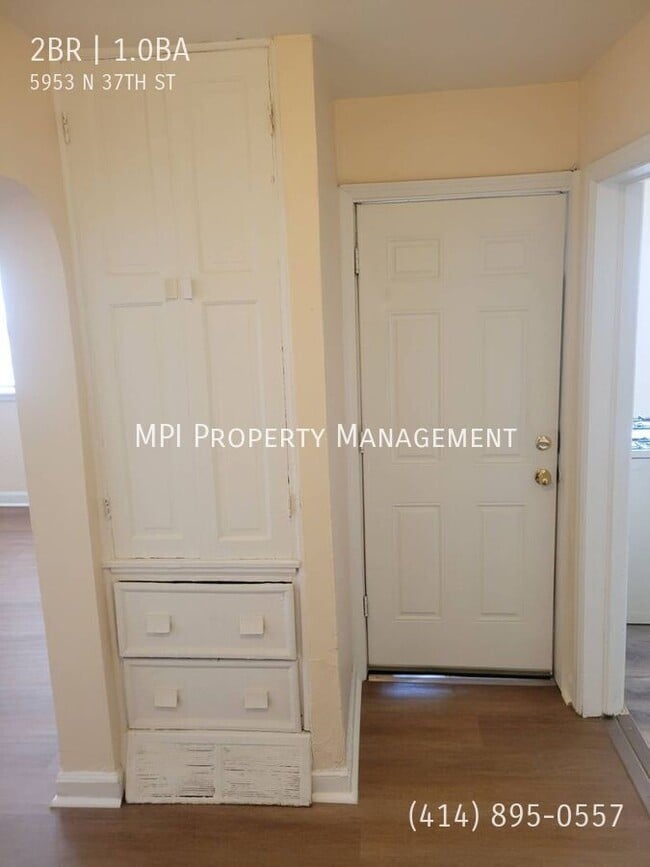 Building Photo - 5953 N 37th St