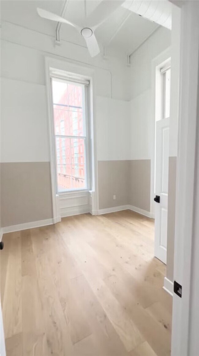 Building Photo - 30 W Broad St