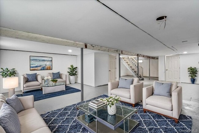 Building Photo - 19 Dakota St