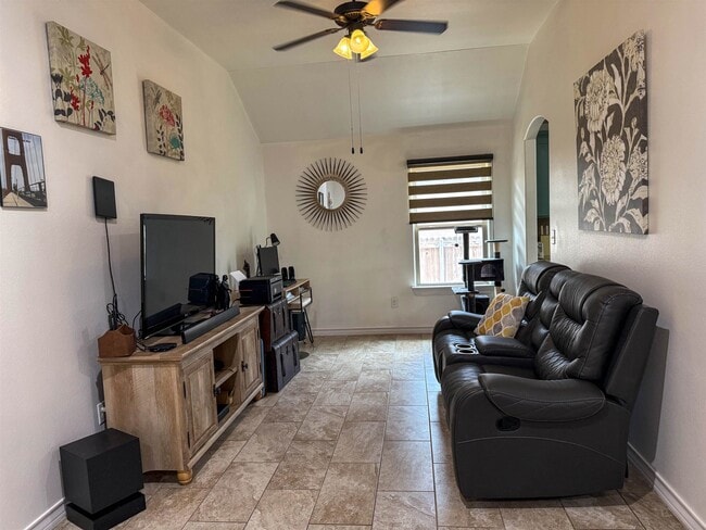 Building Photo - 208 Chisos Oak Dr